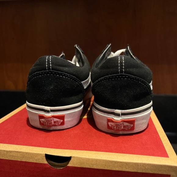 Old Skool Vans black and white woman - Picture 3 of 3